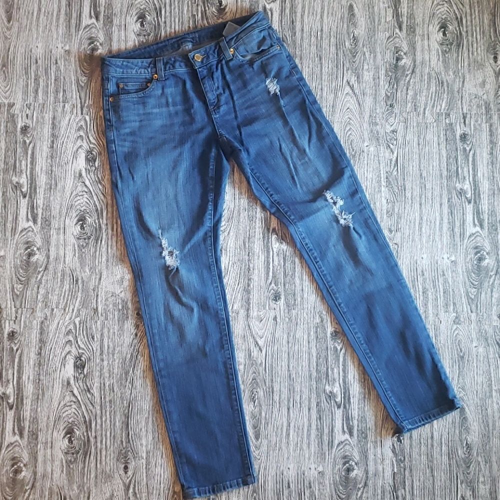 Michael Kor Distressed relaxed Jeans‼️ Size 4